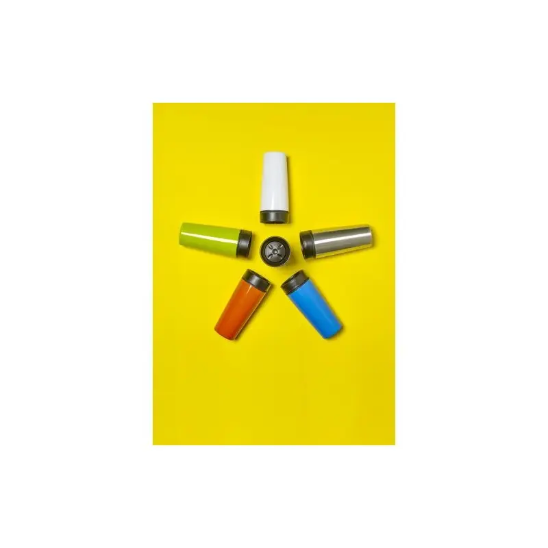 Mug isotherme double paroi personnalisé Elisa - Cadeau idéal pas cher Matières : coton Taille textile : 7/8 ans Couleurs : rouge