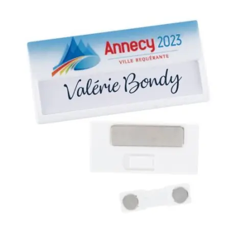 Badge Personnalisé Nominatif avec Aimant Matières : coton Taille textile : L Couleurs : rouge