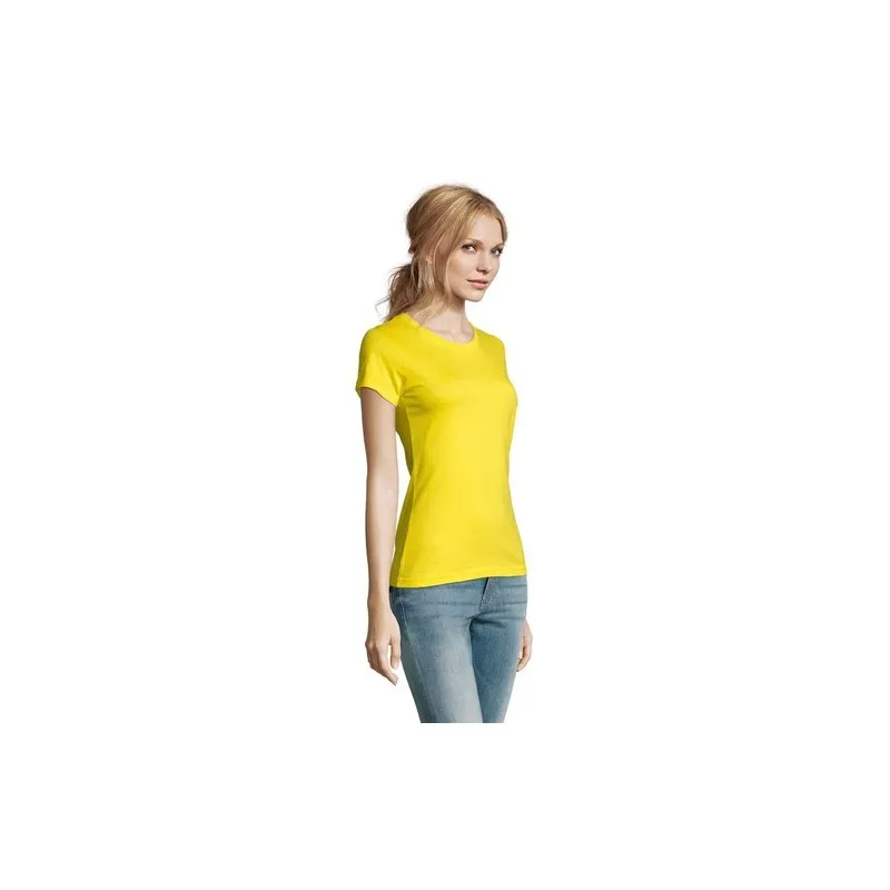 T-Shirt Femme Personnalisé 190g Confort et Style - Imperial Women Matières : coton Taille textile : XL Couleurs : fuchsia person