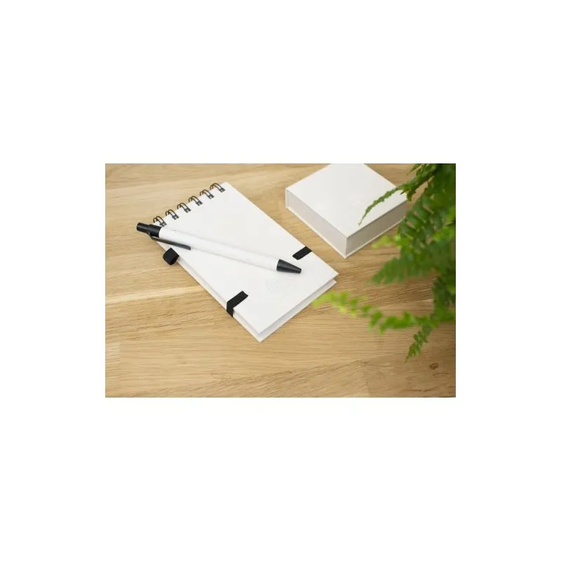 Carnet à spirale écologique A6 en carton recyclé - Martha Matières : polyester Couleurs : vert livraison express 24h 48h