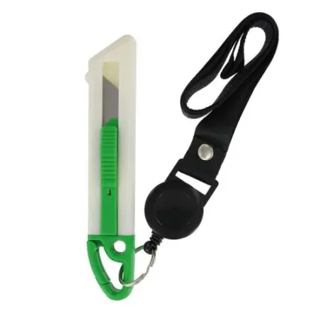 Cutter Auto-Retractable Sécurisé Personnalisé pour Tour de Cou Matières : laiton Couleurs : noir cadeau collaborateur premium