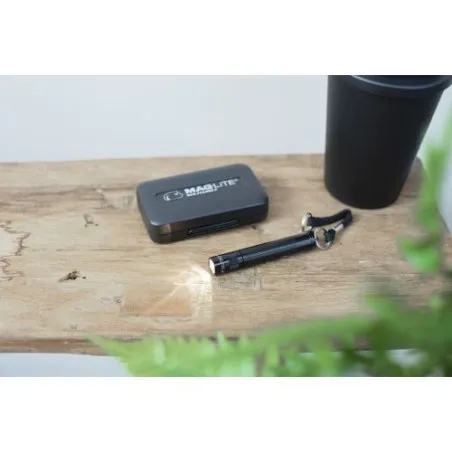 Torche Aluminium Personnalisée Idéale pour Offrir - Maglite Ottomar Matières : silicone Couleurs : bleu Contenance : 1 L cadeau 