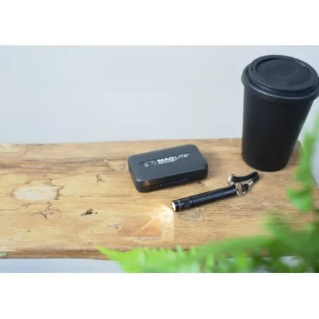 Torche Aluminium Personnalisée Idéale pour Offrir - Maglite Ottomar Matières : silicone Couleurs : bleu Contenance : 1 L accesso