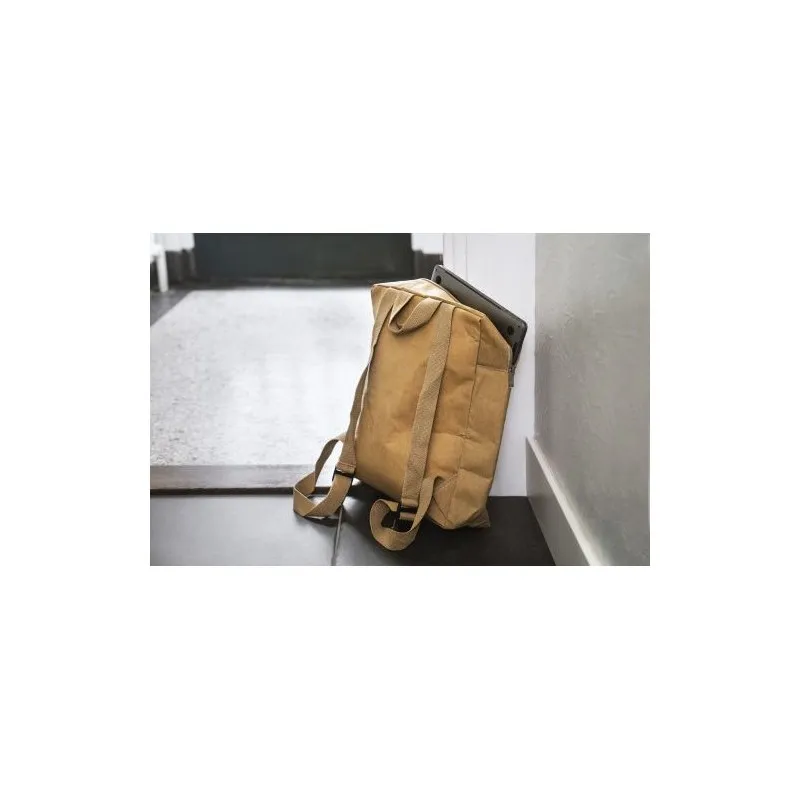 Sac à dos écologique et personnalisé en papier laminé Samanta Matières : caoutchouc Couleurs : noir marquage laser ultra précis