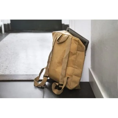 Sac à dos écologique et personnalisé en papier laminé Samanta Matières : caoutchouc Couleurs : noir marquage laser ultra précis