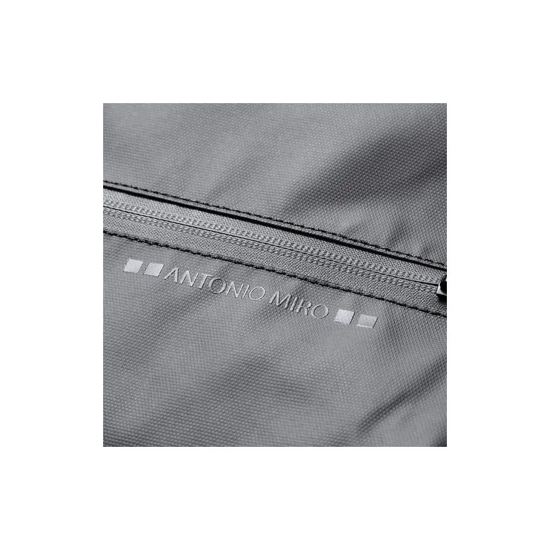 Sacoche d'Entreprise Personnalisée Mitchel Matières : nylon Couleurs : bleu marquage laser ultra précis