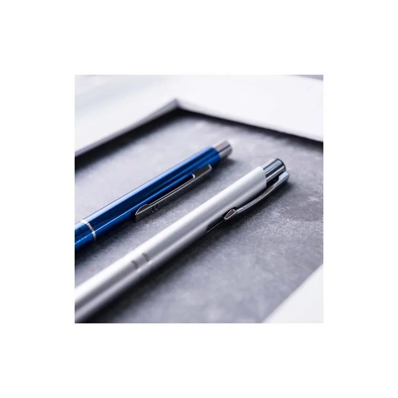 Stylo Bille Personnalisé Trocum Matières : carton recyclé Couleurs : orange personnalisation sur mesure