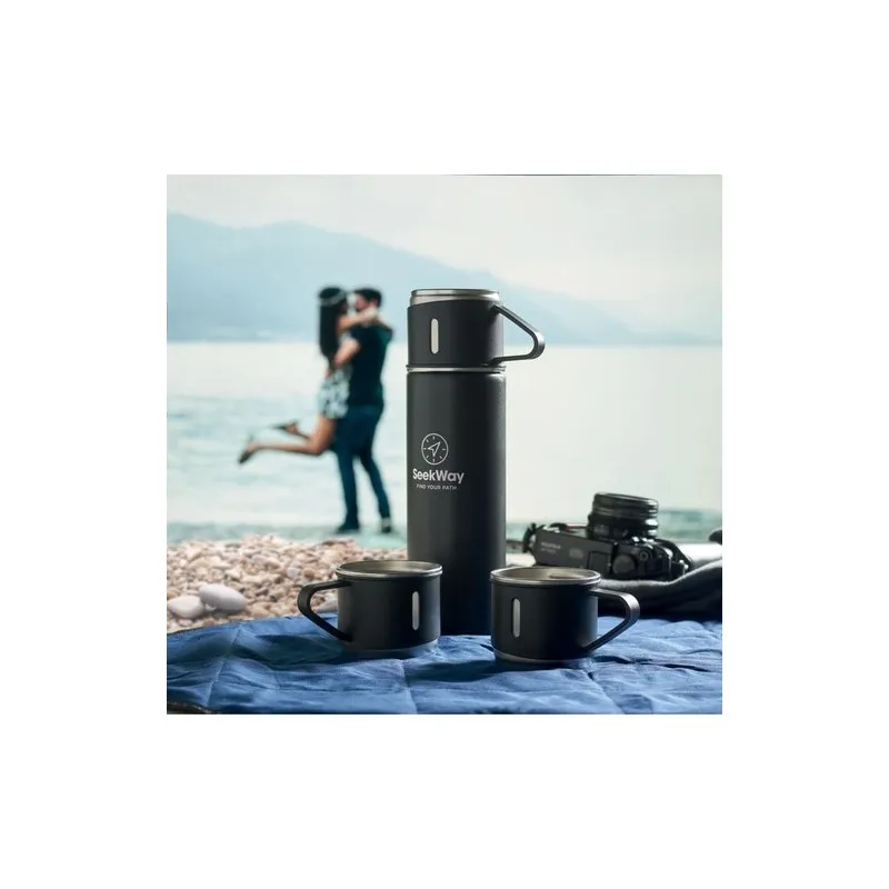Bouteille Isotherme SHARM avec 2 Gobelets