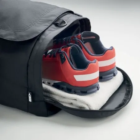 Grand sac de sport écologique en RPET 300D | VALLEY DUFFLE Matières : coton Taille textile : XS Couleurs : rouge livraison expre