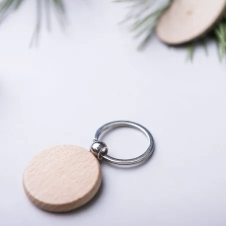 Porte-clés éco-friendly en bois personnalisable Pelton Matières : coton recyclé Couleurs : gris goodies personnalisé en stock