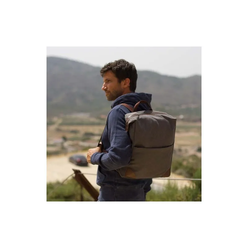 Sac à Dos Écologique pour le Business et les Loisirs - Grant Matières : polyester Couleurs : noir marquage laser ultra précis