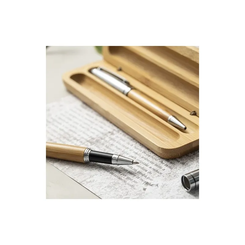 Stylo et Roller Écologiques Personnalisés Pas Cher - Set Notium Matières : PET recyclé Couleurs : blanc cadeau collaborateur pre