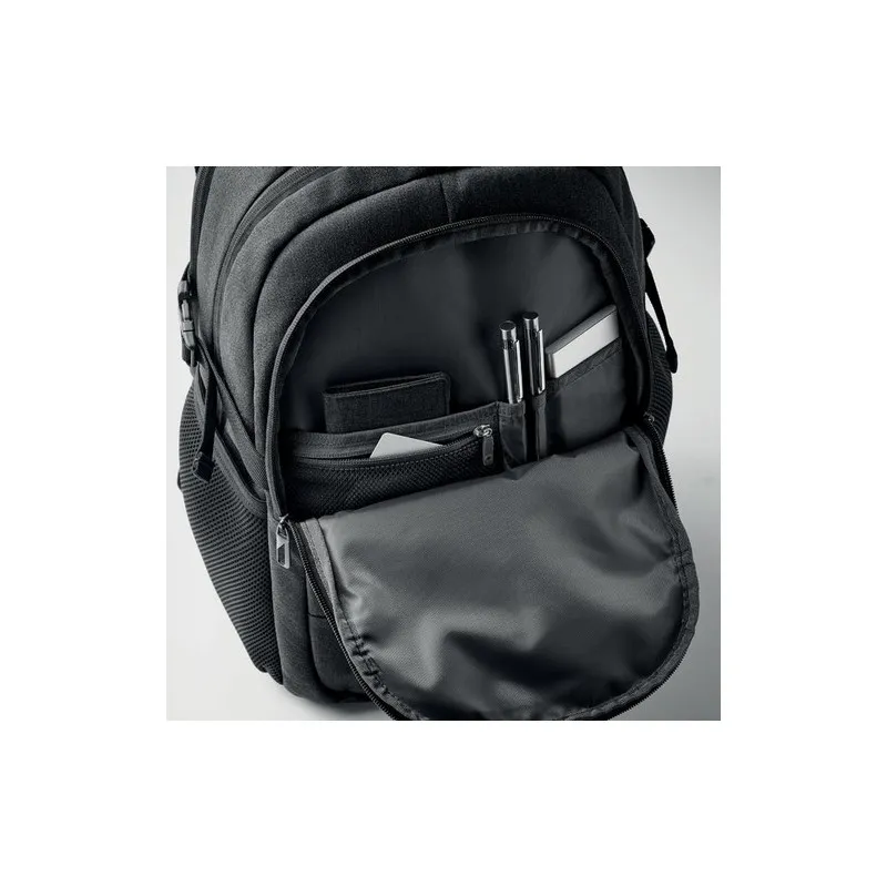 Sacoche Écologique Personnalisable RPET 600D pour Ordinateur HANA Matières : PET recyclé Couleurs : noir goodies publicitaire év