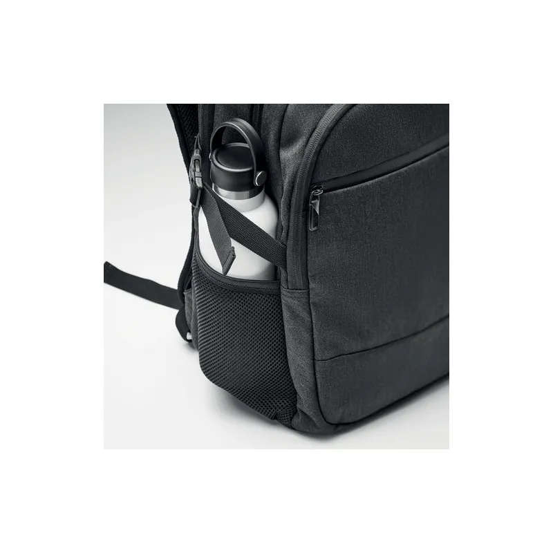 Sacoche Écologique Personnalisable RPET 600D pour Ordinateur HANA Matières : PET recyclé Couleurs : noir livraison express 24h 4