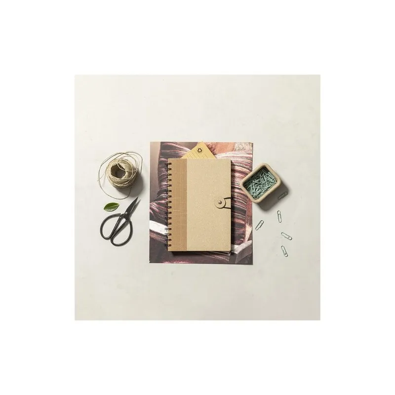 Cahier Écologique Pratique Personnalisé A5 Idina pas cher Matières : carton recyclé Couleurs : blanc goodies entreprise design