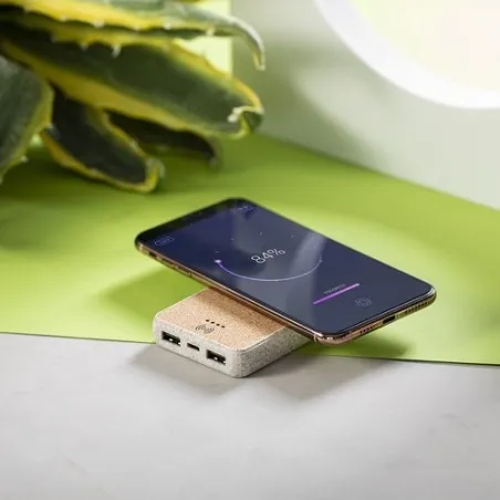 Power Bank Écologique Merak Matières : ABS Couleurs : vert sauge Contenance : 2,2 L marquage laser ultra précis