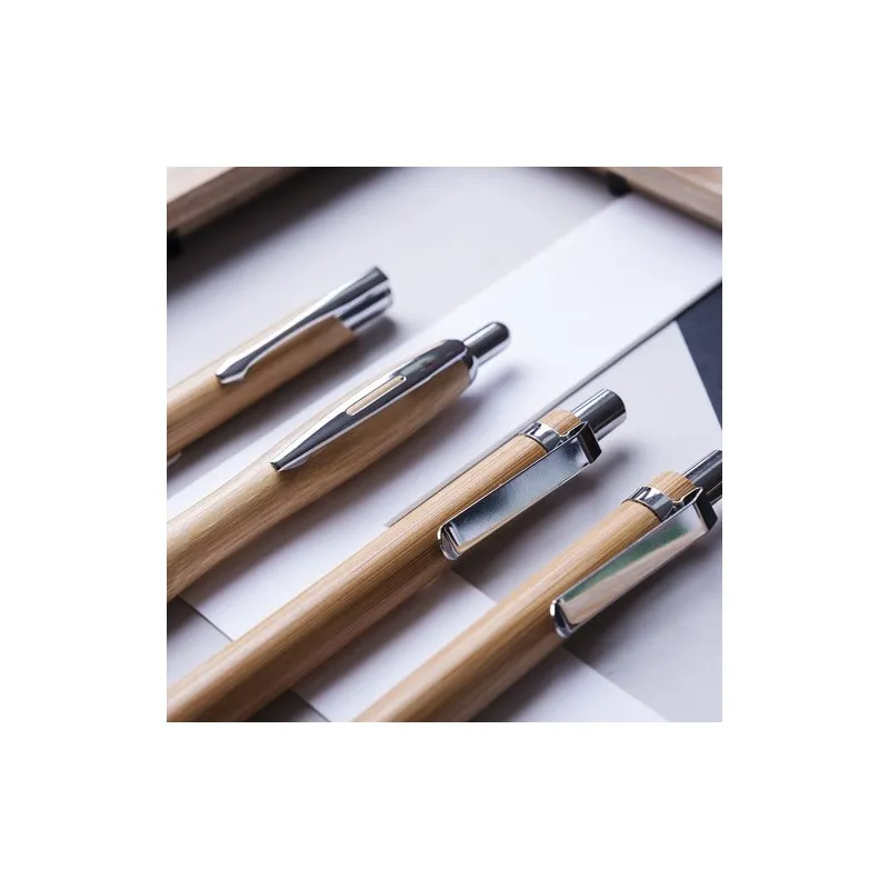 Stylo en Bambou Écologique Personnalisé Nikox Matières : Synthétique Couleurs : bleu translucide objet promotionnel éco-responsa
