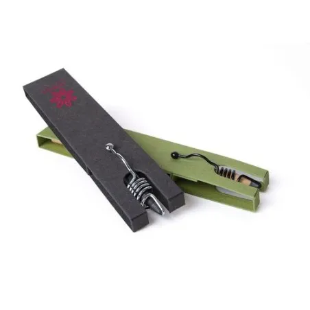 Étui écologique et personnalisable noir pour 1 crayon Matières : aluminium recyclé  Couleurs : marron marquage couleur éclatante