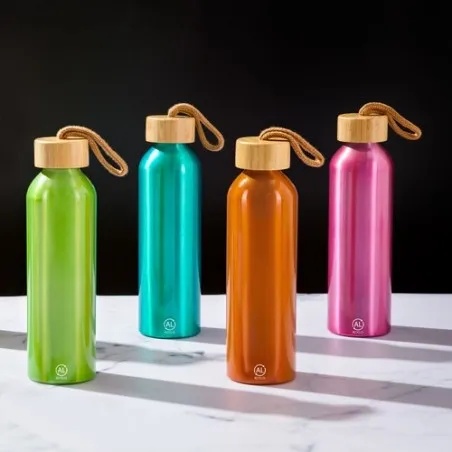 Gourde Écologique Personnalisée Irvinson Matières : PET recyclé Couleurs : blanc accessoire événementiel unique