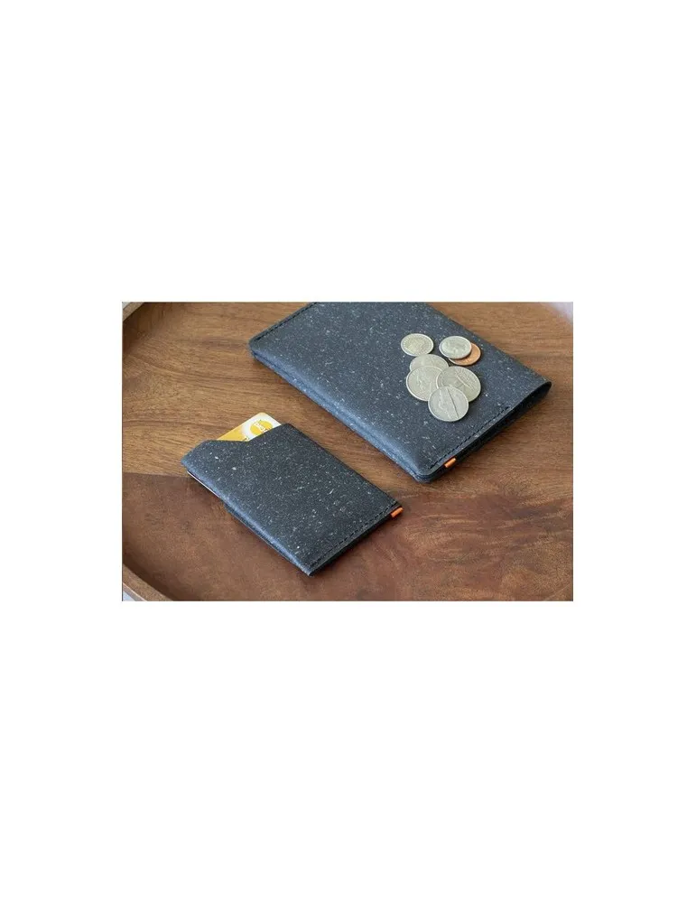 Recycled Leather Cardholder porte-cartes