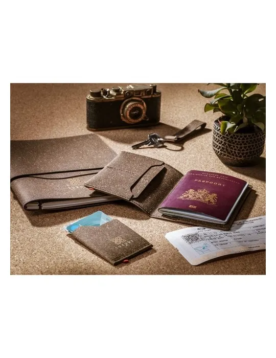 Recycled Leather Cardholder porte-cartes