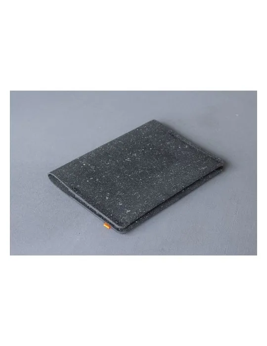 Recycled Leather Passport Holder étui à passeport