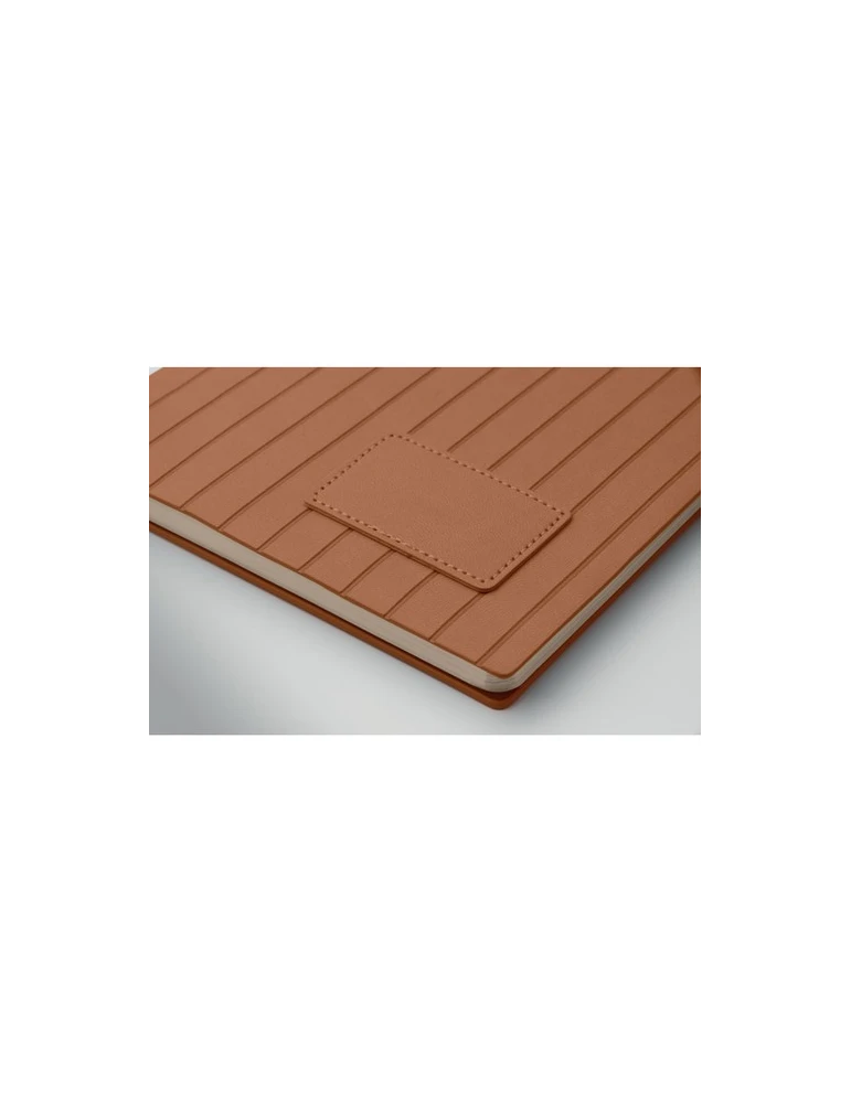 TINTRAY Carnet A5 effet patine Matières : papier recyclé Couleurs : marron marquage couleur éclatante