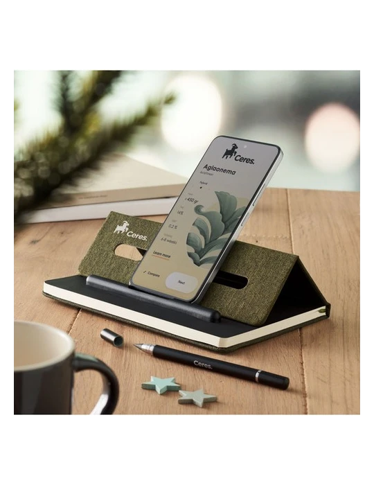 RINBOOK Cahier A5 support de téléphone Matières : papier recyclé Couleurs : vert foncé objet promotionnel éco-responsable