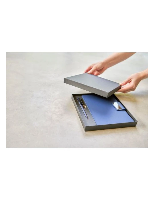 Coffret cadeau de bureau en carton Roan Matières : polyester Couleurs : noir objet publicitaire robuste