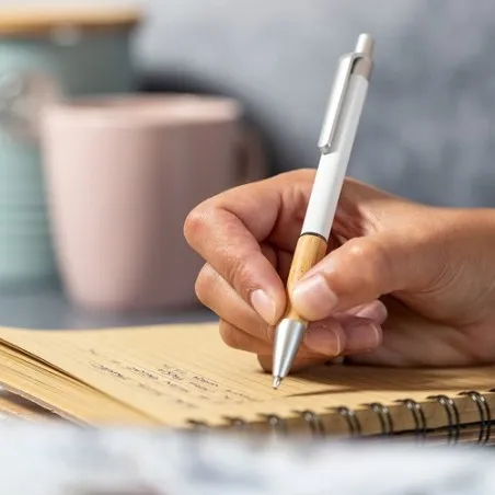 Stylo Bille Écologique Personnalisé pas cher - Chiatox Matières : polyester Couleurs : jaune objet promotionnel éco-responsable