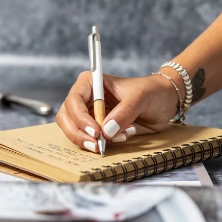 Stylo Bille Écologique Personnalisé pas cher - Chiatox Couleurs : rouge objet publicitaire robuste
