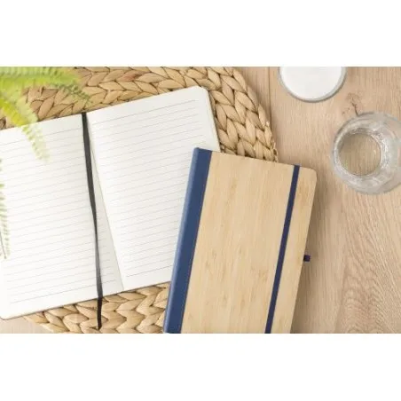 Carnet A5 Écologique en Bambou et PU - Dorita Matières : acier inoxydable Couleurs : bleu personnalisable avec votre logo