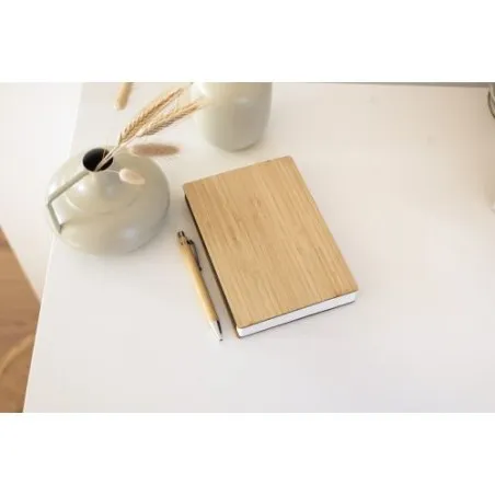 Carnet A5 Écologique en Bambou Personnalisé - Jo, Idéal Cadeau pas cher Matières : polyester Couleurs : rouge Contenance : 18 L 