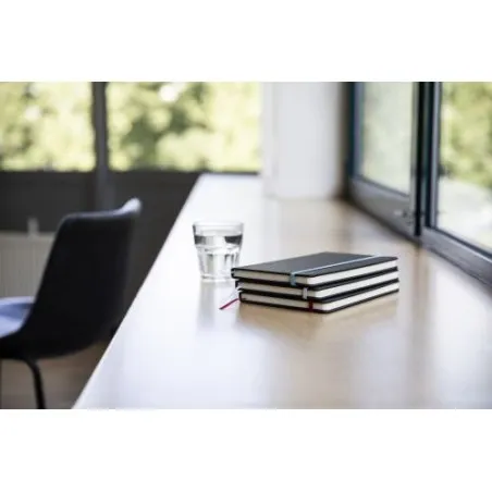 Carnet A5 personnalisé en PU - Charlene, idéal pour le bureau à petit prix Matières : aluminium recyclé  Couleurs : vert personn