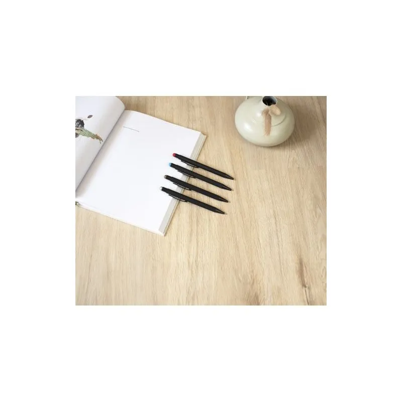 Stylo bille personnalisable à toucher gomme Formentera Matières : polyester Taille textile : S Couleurs : jaune cadeau client or