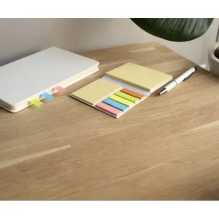 Etui pratique et coloré avec papier repositionnable Duke Matières : liège Couleurs : bleu goodies publicitaire durable